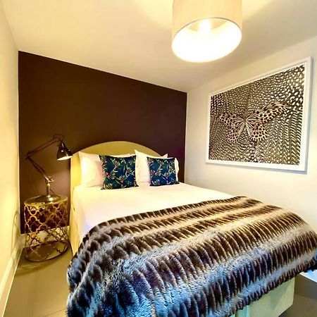 Stunning Apartment - 1 Minute Walk To Poole Quay - Great Location - Free Parking - Fast Wifi - Smart Tv - Newly Decorated - Sleeps Up To 2! Close To Poole & Bournemouth & Sandbanks エクステリア 写真