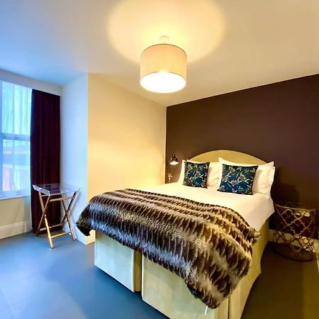 Stunning Apartment - 1 Minute Walk To Poole Quay - Great Location - Free Parking - Fast Wifi - Smart Tv - Newly Decorated - Sleeps Up To 2! Close To Poole & Bournemouth & Sandbanks エクステリア 写真