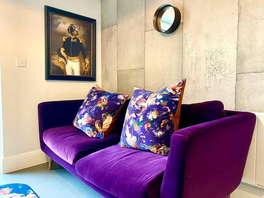 Stunning Apartment - 1 Minute Walk To Poole Quay - Great Location - Free Parking - Fast Wifi - Smart Tv - Newly Decorated - Sleeps Up To 2! Close To Poole & Bournemouth & Sandbanks エクステリア 写真